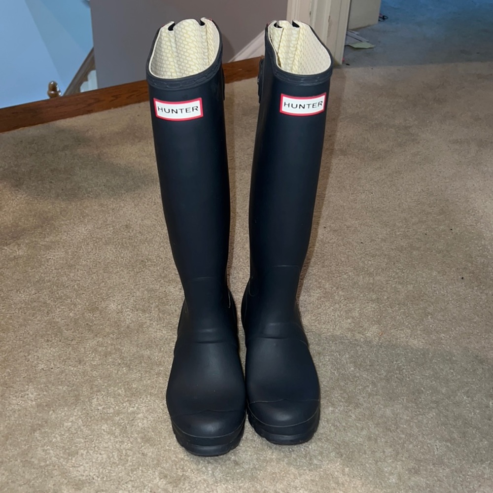 Navy Hunter boots. Original back adjustable